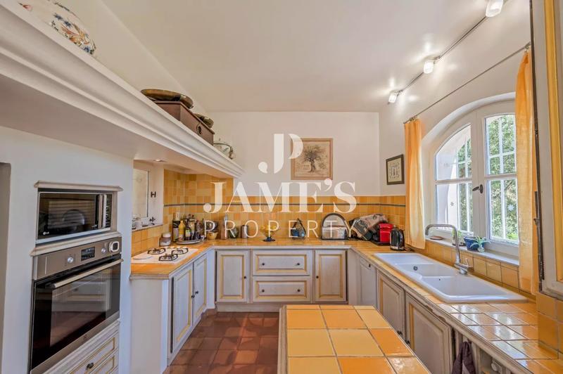 Maison - 140 m² - 6 pièces