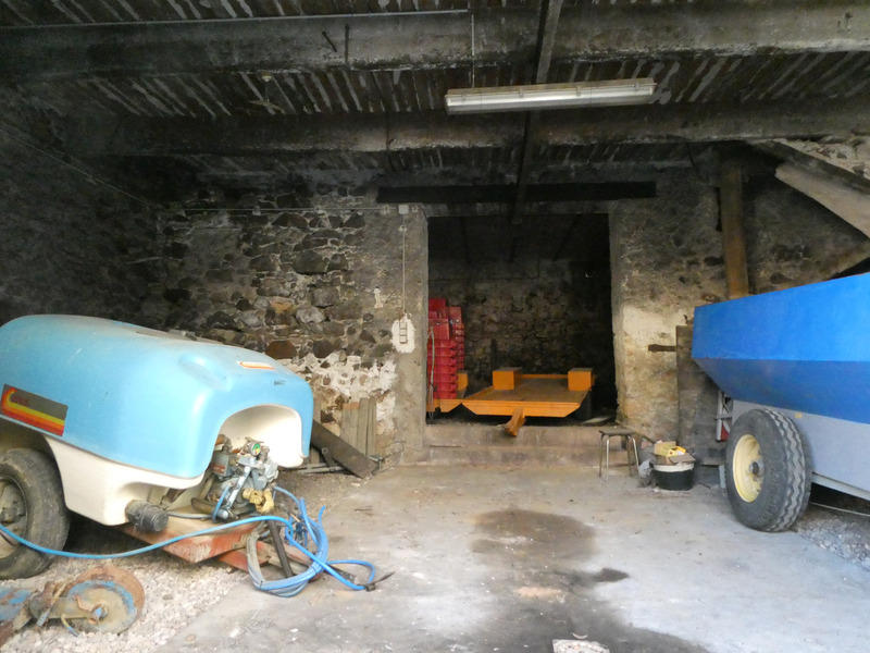 Maison en pierre - 400 m² - 4 pièces