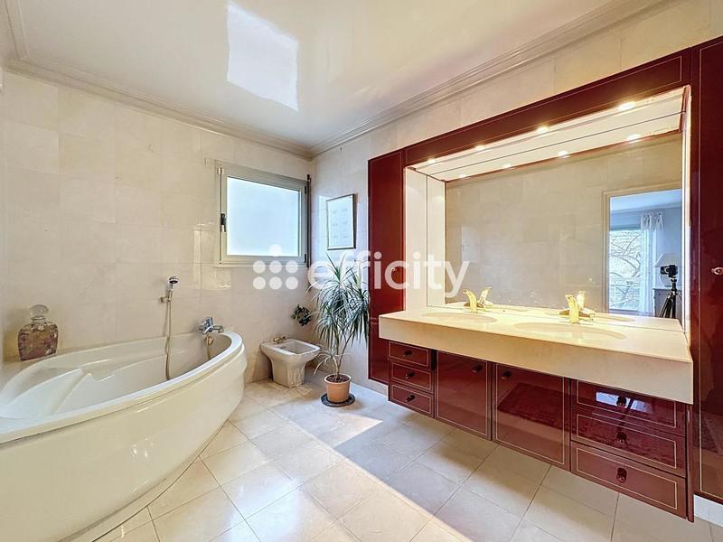 Appartement - 120 m² - 4 pièces