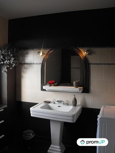 Maison - 237 m² - 8 pièces