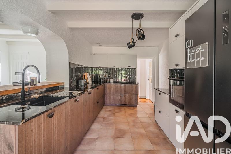 Maison - 234 m² - 5 pièces