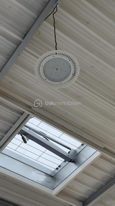 Local commercial - 1 500 m² - 20 pièces