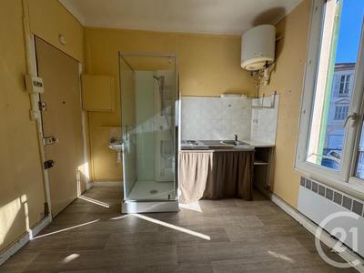 Studio - 10 m² - 1 pièce