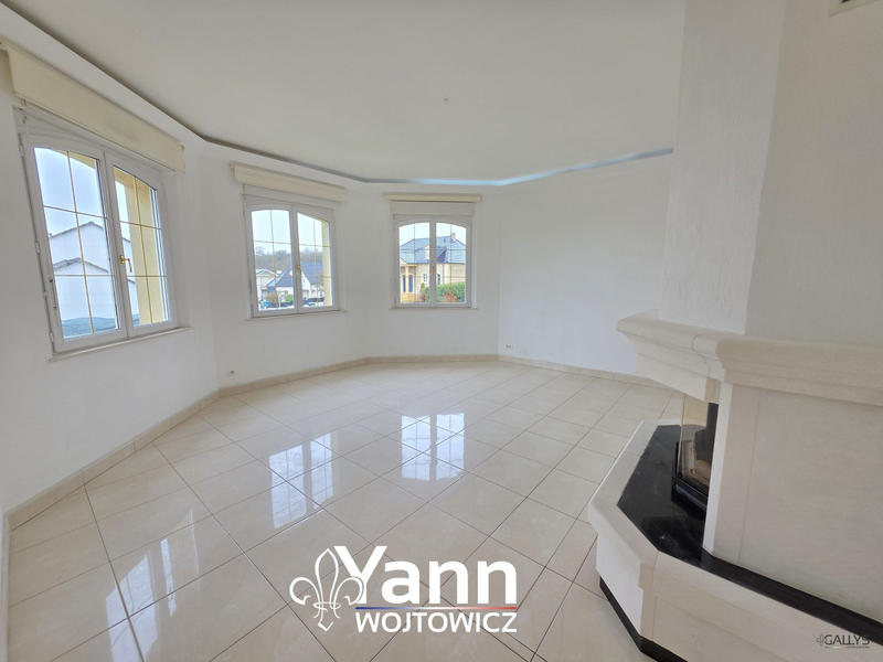 Maison - 231 m² - 7 pièces