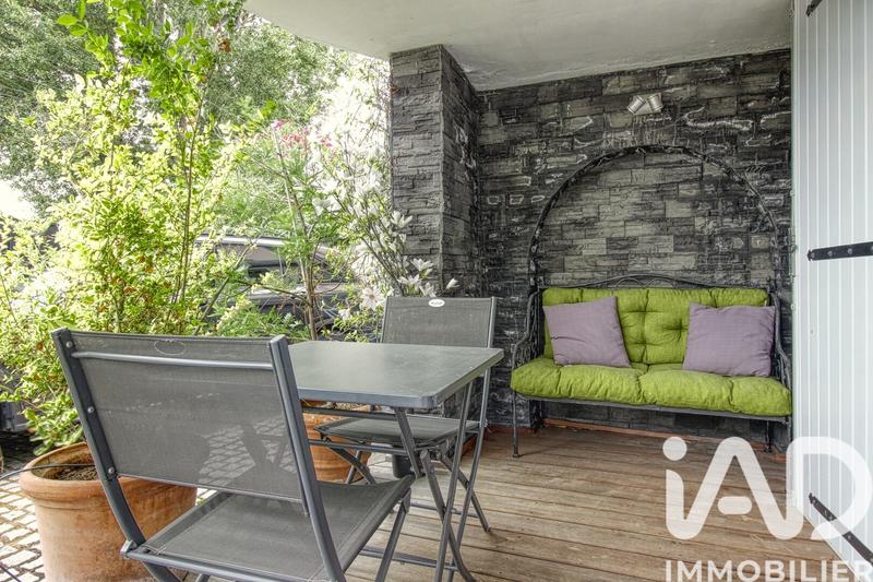 Maison - 232 m² - 9 pièces