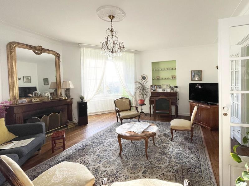 Maison - 144 m² - 7 pièces