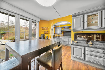 Maison - 277 m² - 9 pièces