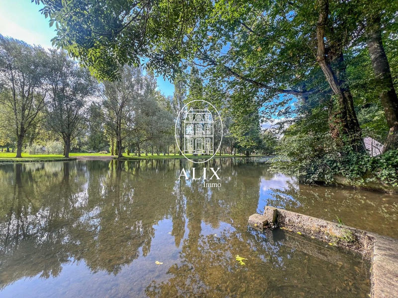 Maison - 252 m² - 10 pièces