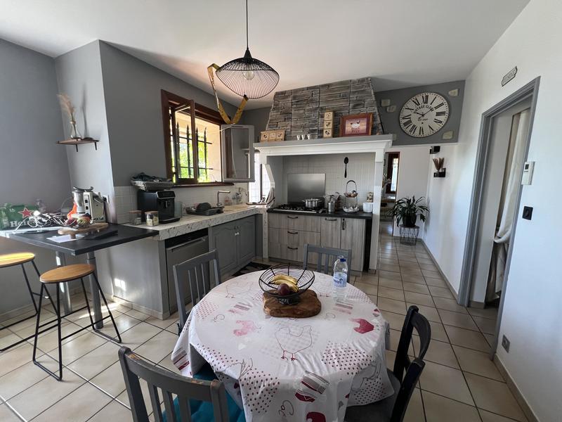 Maison - 256 m² - 7 pièces