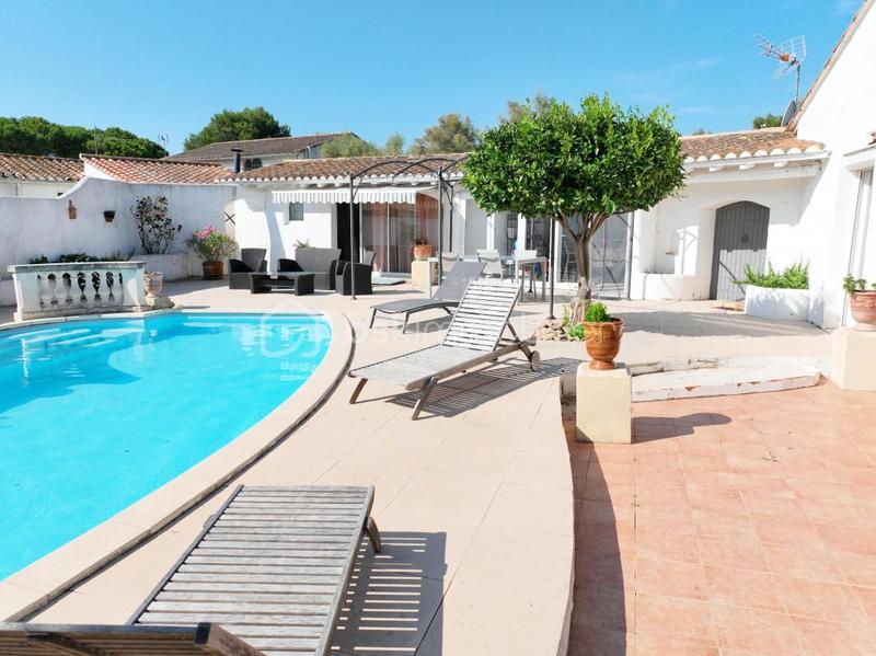 Mas - 382 m² - 13 pièces