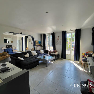 Maison - 206 m² - 8 pièces