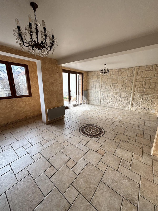 Maison - 103 m² - 6 pièces