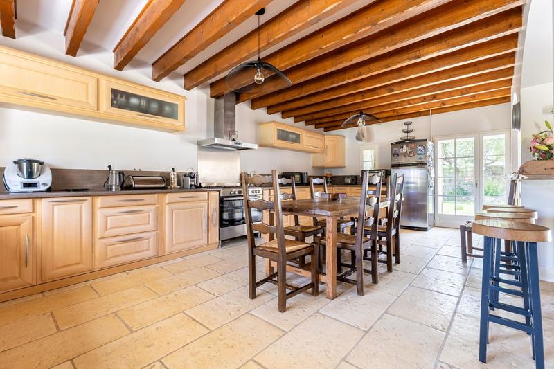 Maison - 400 m² - 8 pièces