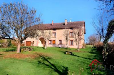 Maison - 250 m² - 7 pièces