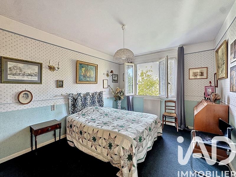 Maison - 232 m² - 10 pièces