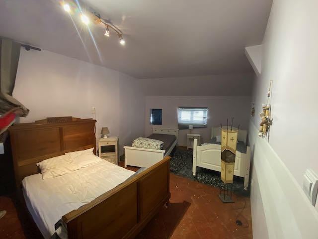 Maison - 180 m² - 8 pièces