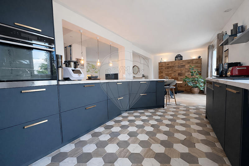 Maison - 140 m² - 7 pièces