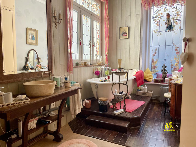 Appartement - 177 m² - 6 pièces