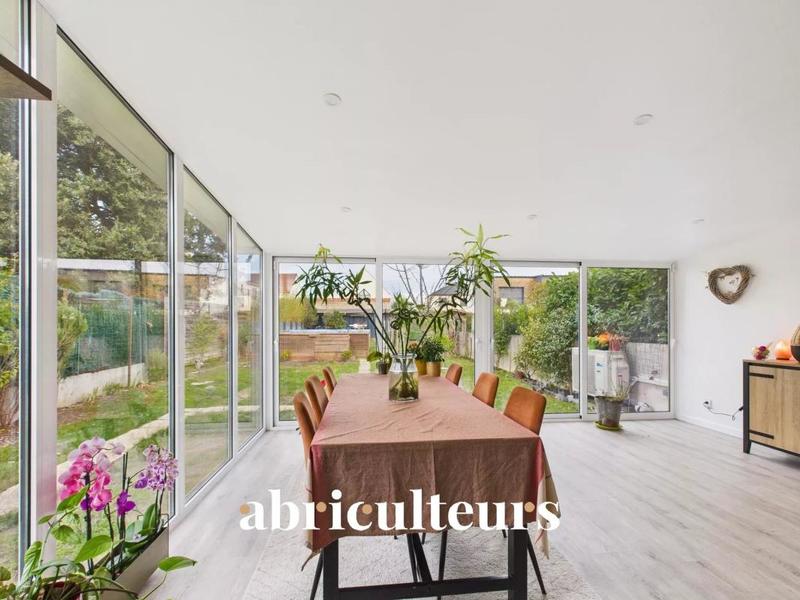 Maison - 100 m² - 6 pièces