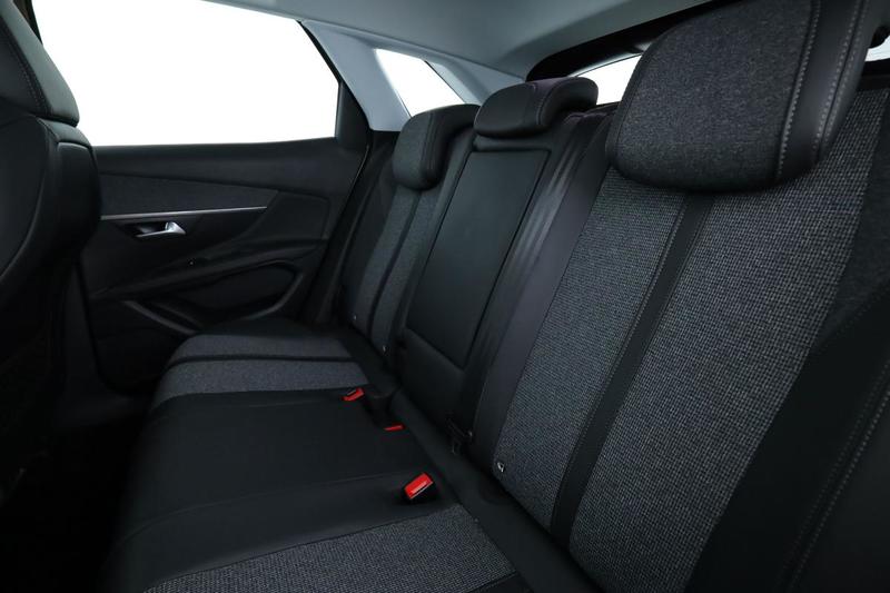 Peugeot 3008 1.5 Blue-HDi Allure Eat8 130 ch