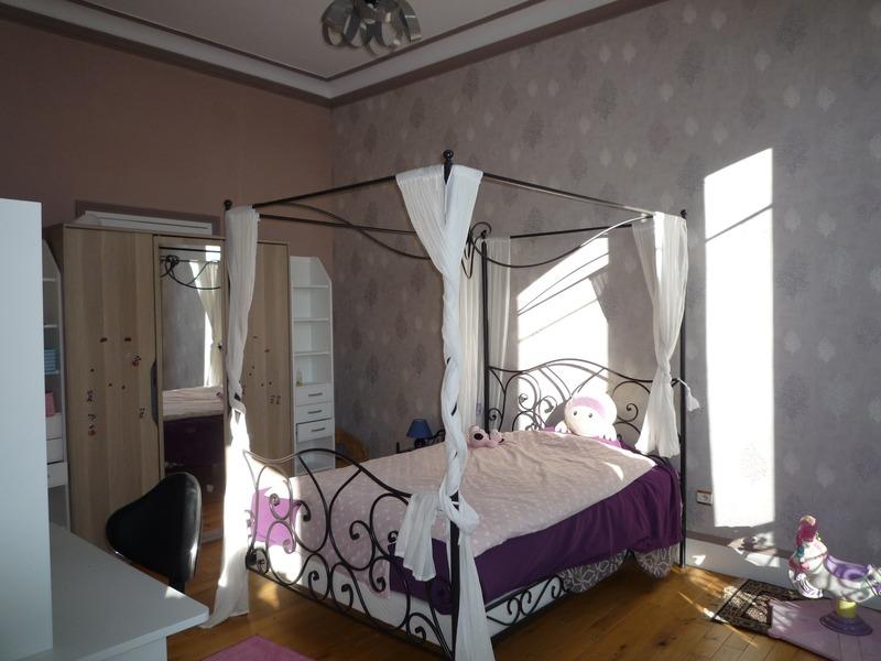 Demeure - 750 m² - 25 pièces