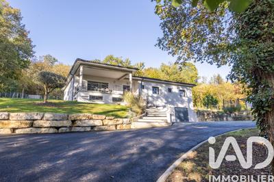 Maison - 201 m² - 6 pièces