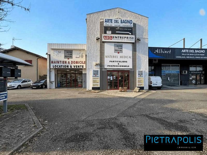 Local commercial - 270 m² - 4 pièces