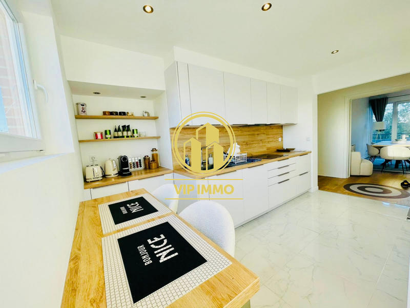 Appartement - 105 m² - 4 pièces