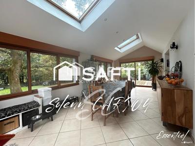 Maison - 162 m² - 8 pièces