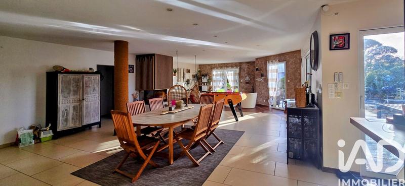 Maison - 255 m² - 6 pièces