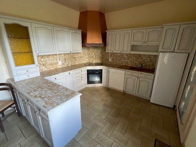 Maison traditionnelle - 185 m² - 8 pièces