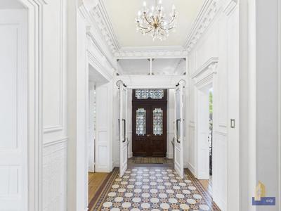 Maison - 443 m² - 17 pièces