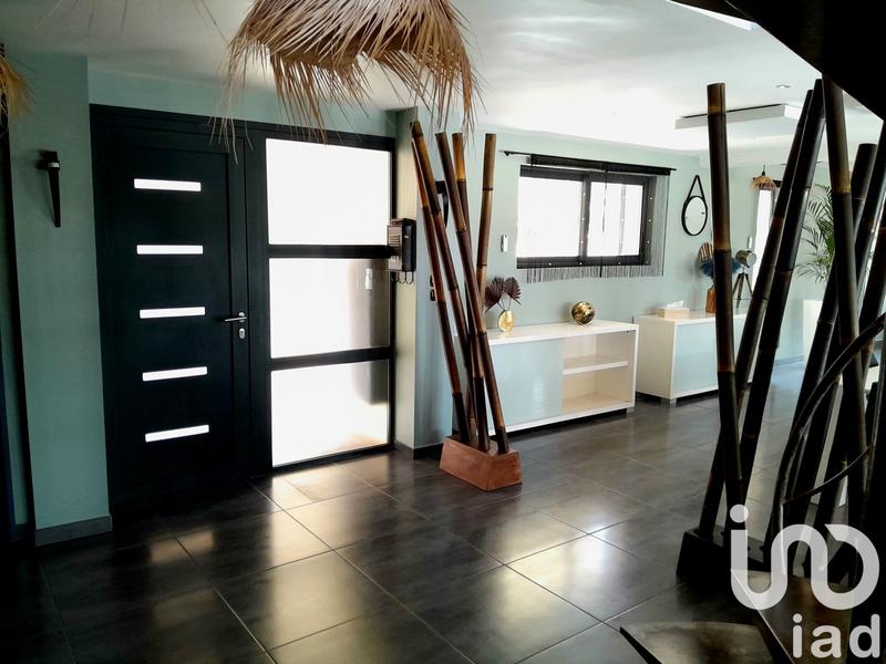 Maison - 214 m² - 9 pièces