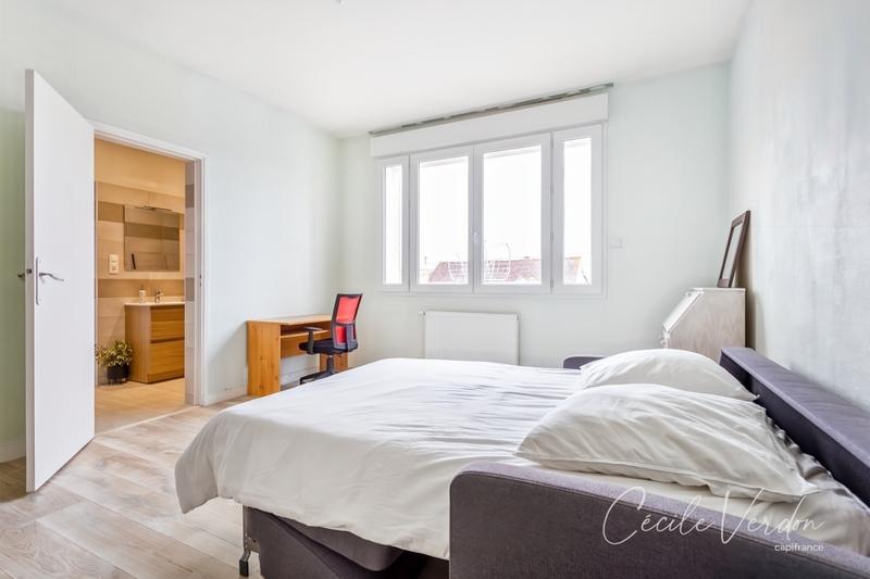 Maison de ville - 250 m² - 11 pièces