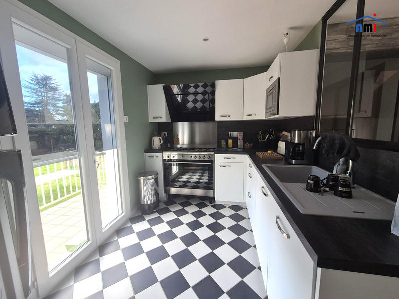 Maison - 90 m² - 4 pièces