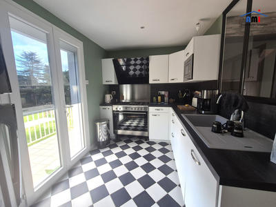 Maison - 90 m² - 4 pièces