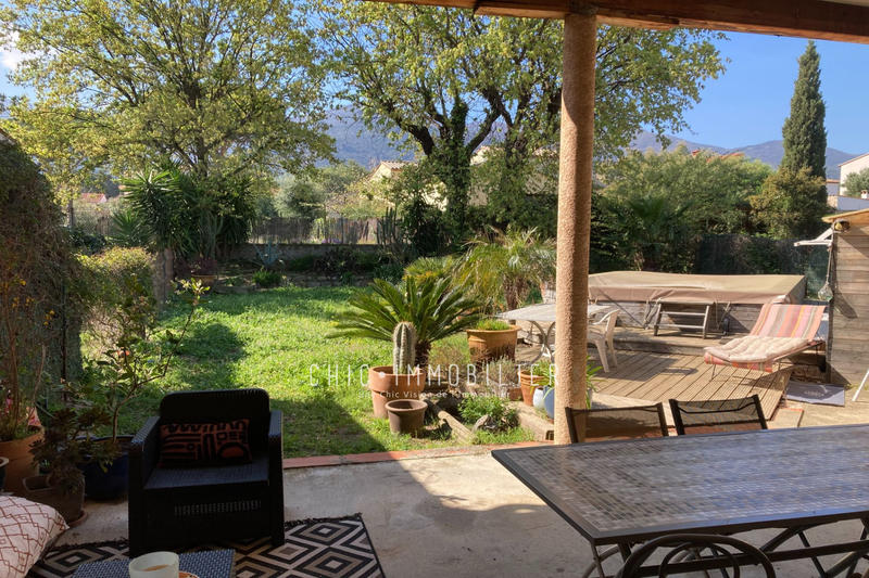 Propriété - 360 m² - 9 pièces