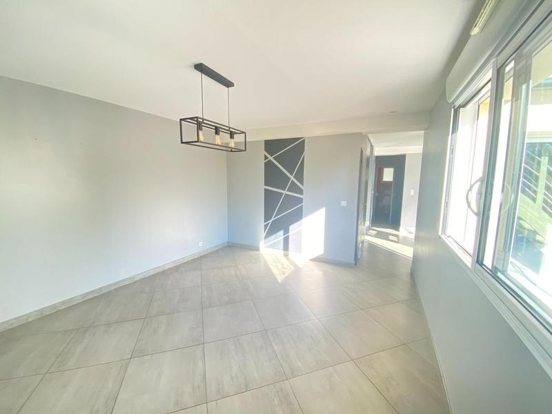 Maison - 159 m² - 7 pièces