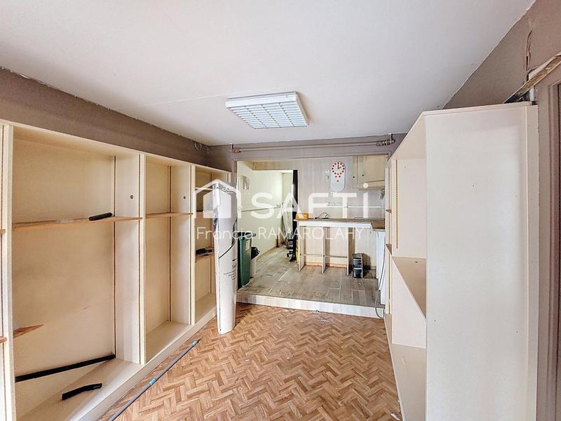 Local commercial - 176 m² - 6 pièces