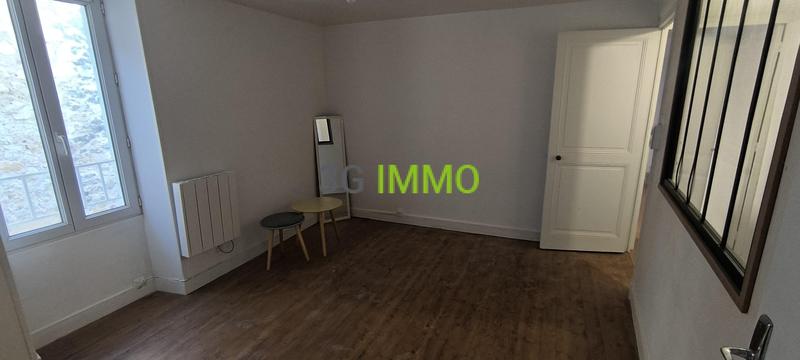 Maison en pierre - 77 m² - 3 pièces