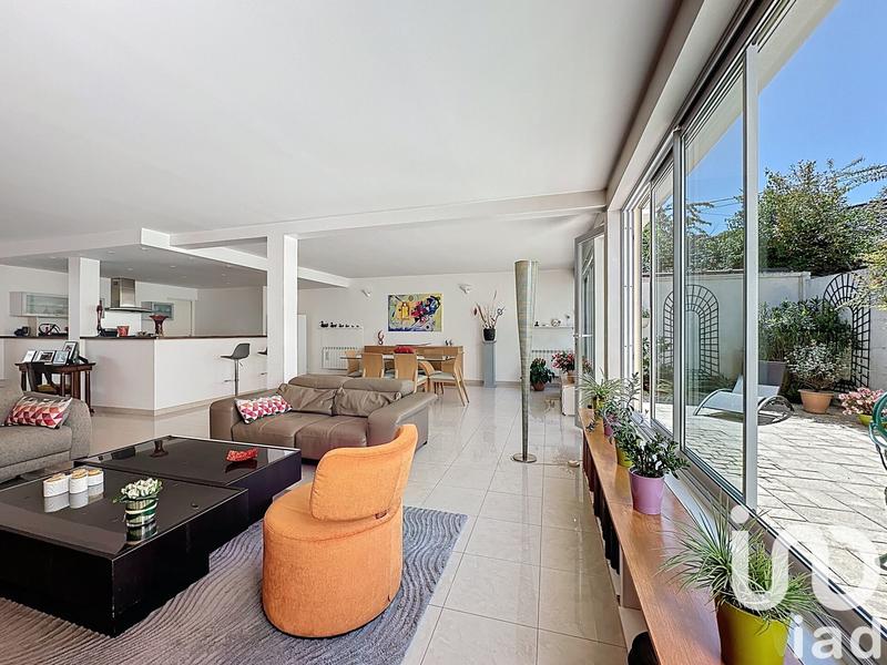 Appartement - 210 m² - 7 pièces