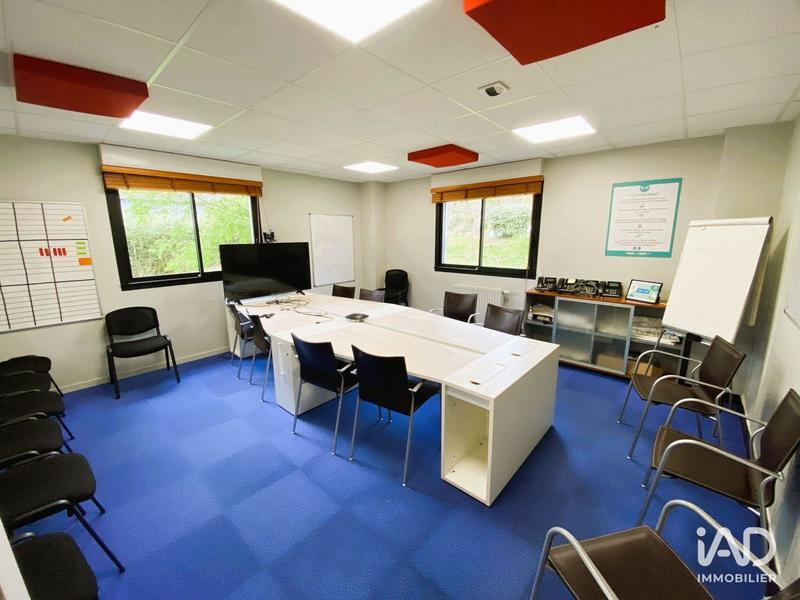 Bureau - 335 m²