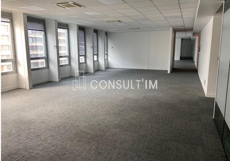 Bureau - 832 m²