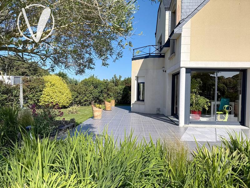 Maison contemporaine - 173 m² - 7 pièces