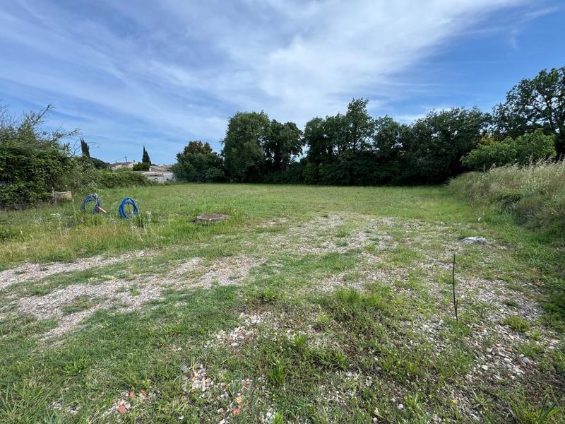 Terrain constructible - 1 055 m²