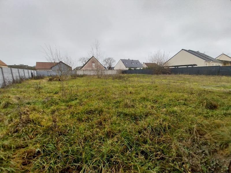 Terrain constructible - 897 m²