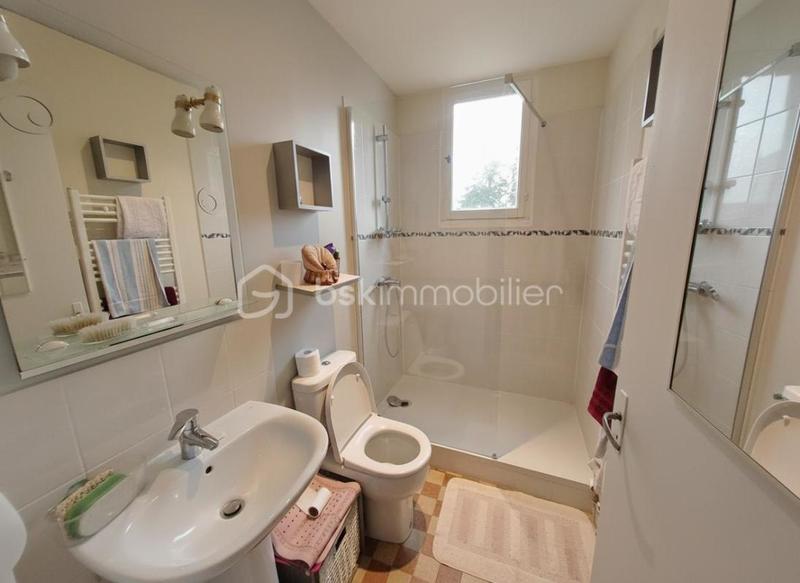 Maison traditionnelle - 141 m² - 5 pièces