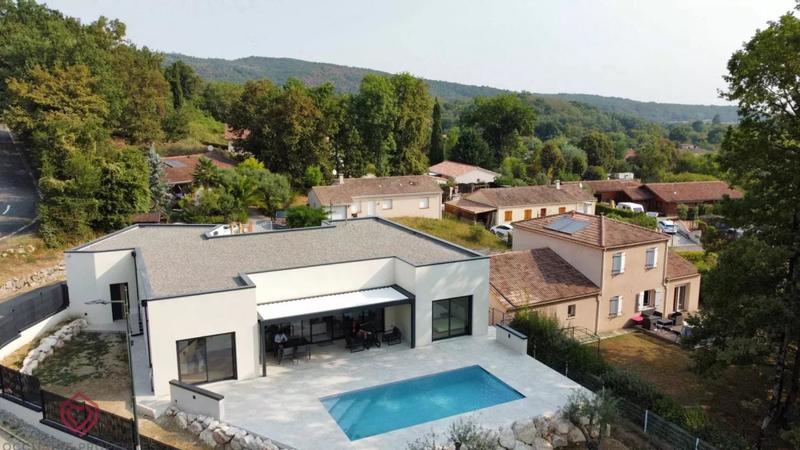 Villa - 150 m² - 6 pièces