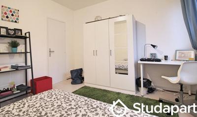 Chambre - 13 m² - 1 pièce