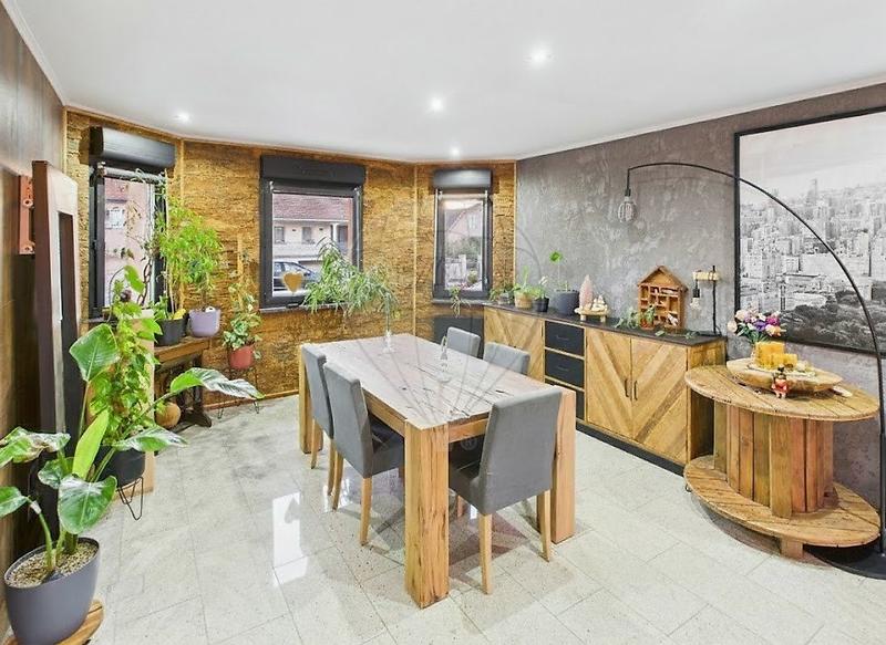 Maison - 180 m² - 8 pièces